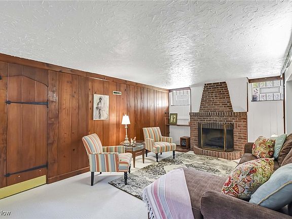 5th image of 2195 Wyandotte Ave