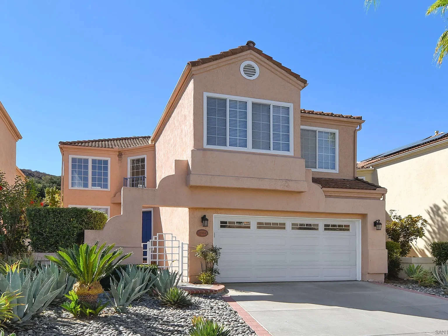 3 bed, 2.5 bath, 2281 sqft, $5,500 — Photo 1