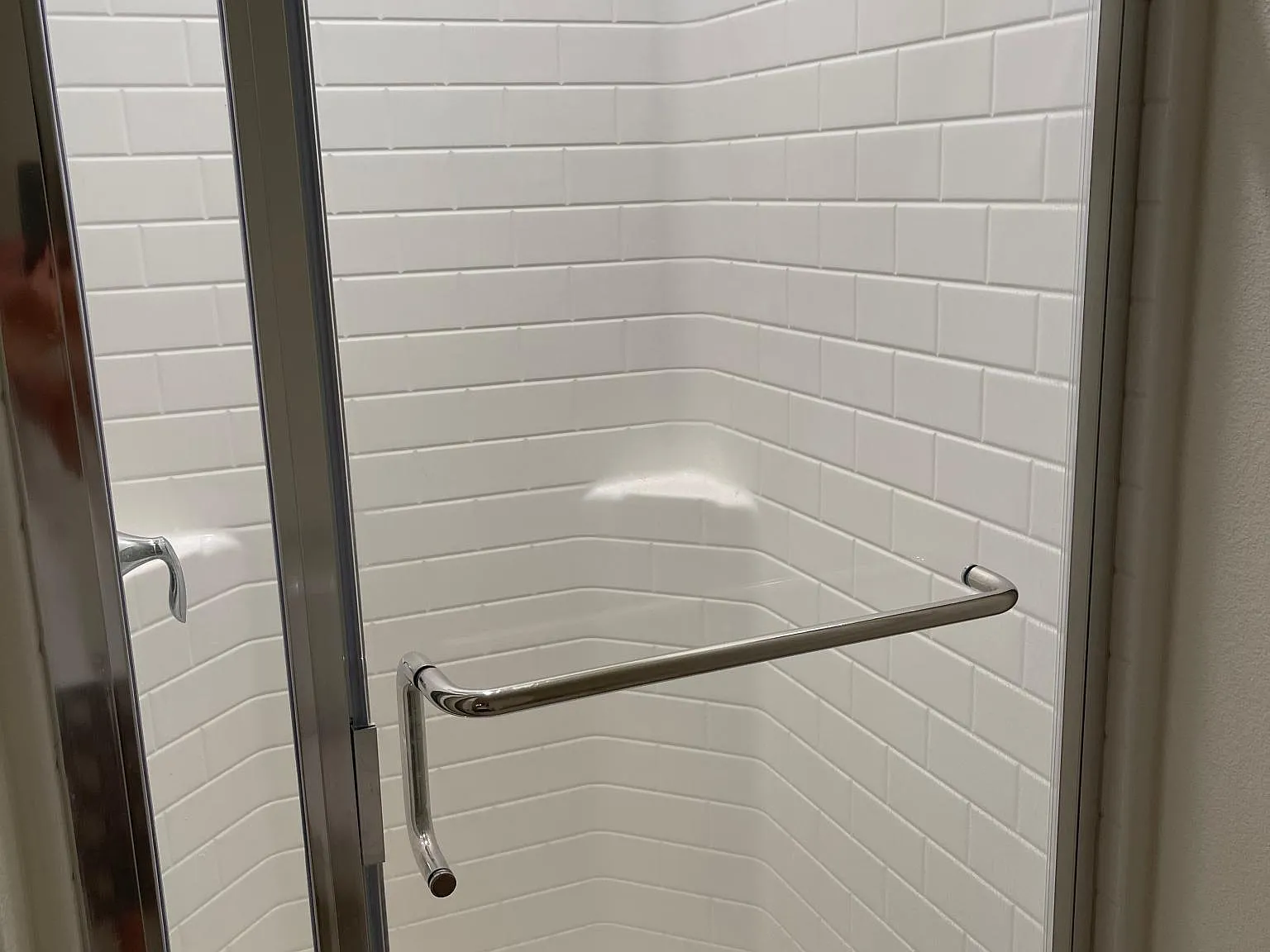 3014 S Mayflower Ave — Photo 3