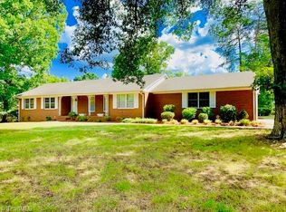 1011 W Mountain St, Kernersville, NC 27284