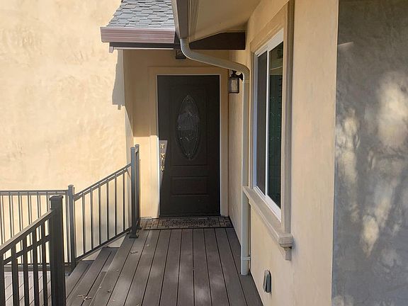 3rd image of 27085 Horseshoe Ln