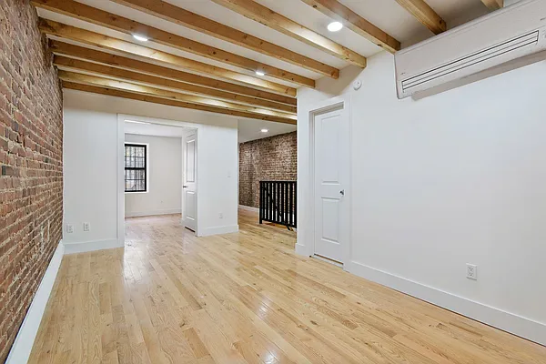 Rented by Eliaman Group, LLC | media 27