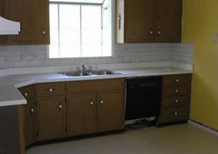 2nd image of 1137 Saint Charles Ave