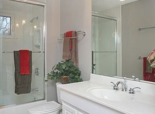 2029 Baycrown Ct, Chesterfield, MO