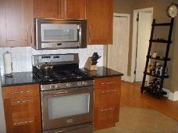 2nd image of 920 W Waveland Ave #1