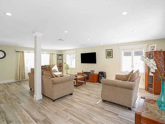 4th image of 79 Sagebrush Ln
