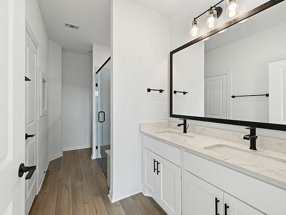 Owners Bath