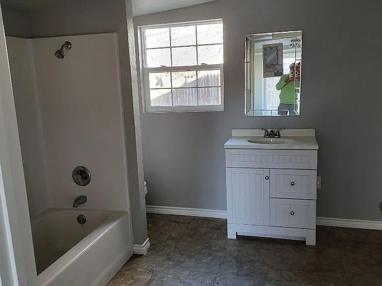 3528 Meadow Dr — Photo 7
