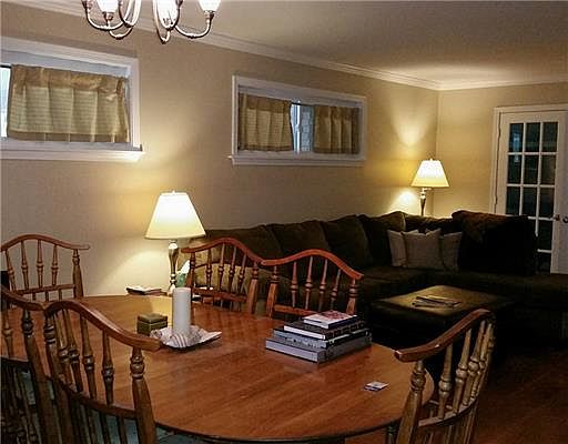 5th image of 2304 Meadowbrook St