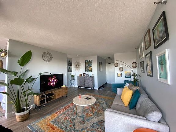 5th image of 1212 N La Salle Dr APT 2206
