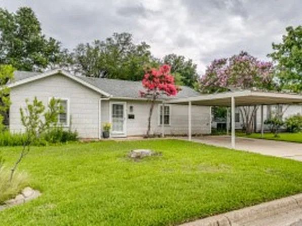 1748 Fagan Dr, Blue Mound, TX 76131