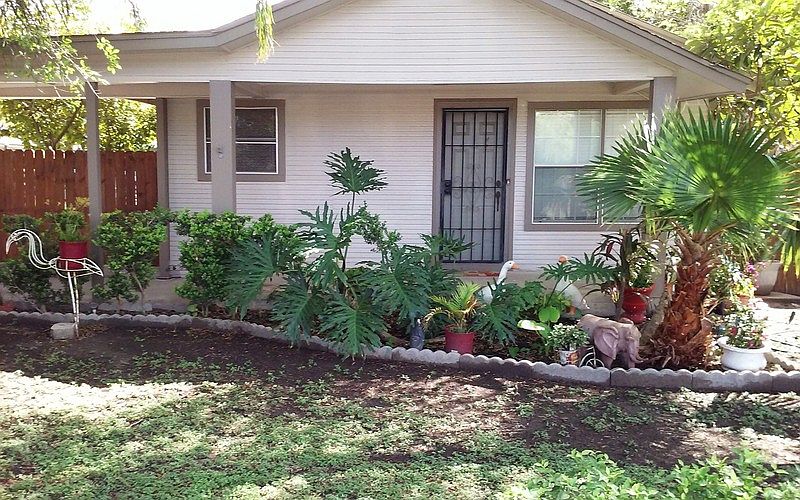 1st image of 104 W Lilac Ave