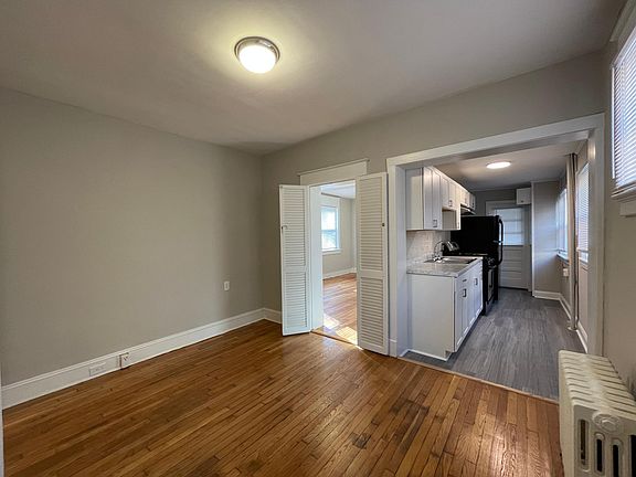 4th image of 4822 Chamberlayne Ave APT 1