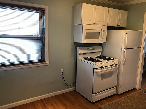 5th image of 54 E Barrett Ave #1