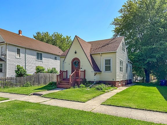 2nd image of 1141 Victoria Ave