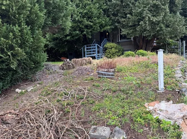 10230 10th Avenue SW, Burien, WA 98146