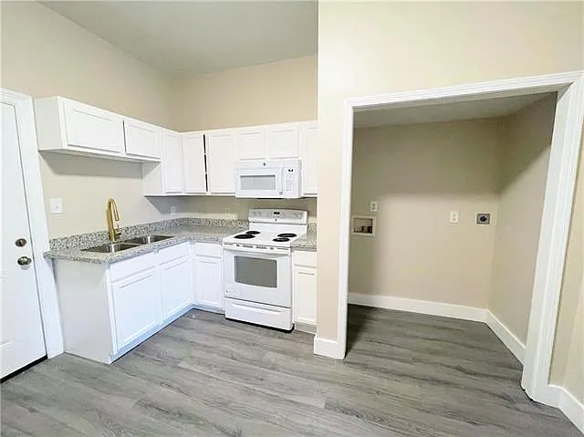 3 bed, 1.0 bath, 1050 sqft, $1,500 — Photo 2