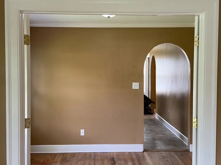 1127 Rose Ave — Photo 2