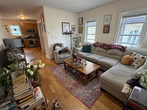 484 Main St #2 Photo 1