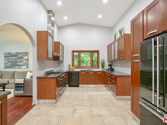 4th image of 6661 Vickiview Dr