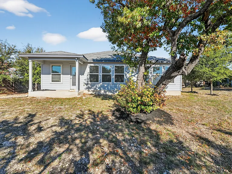 20703 Ridgeview Rd — Photo 2