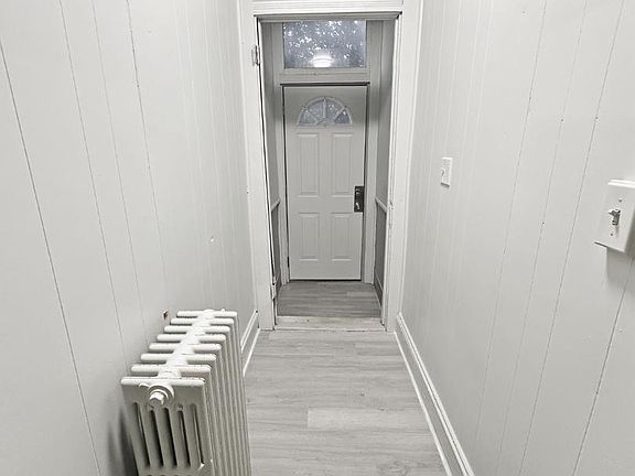 4th image of 2034 W Fayette St