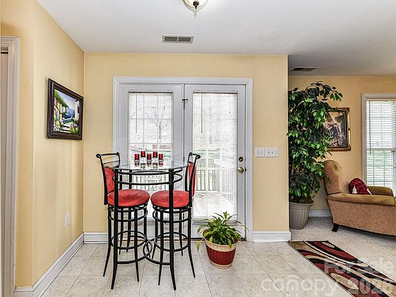 5th image of 1050 Enderbury Dr
