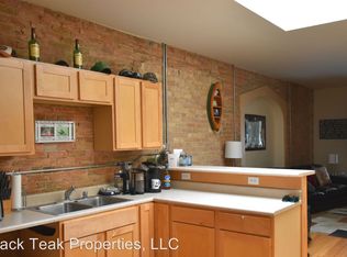415 N Main St APT B, Oshkosh, WI 54901