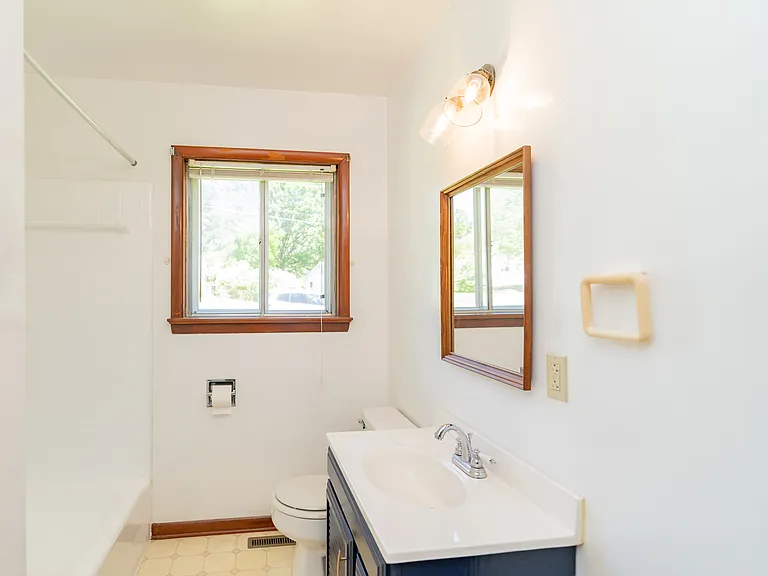1214 Echo Dr — Photo 19