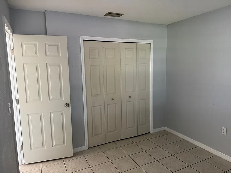 384 Flamingo Dr — Photo 8