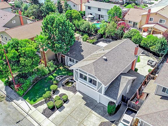 3rd image of 6613 Marymonte Ct