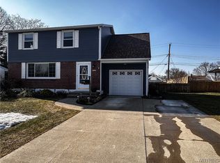 20 Centerview Dr, West Seneca, NY 14224