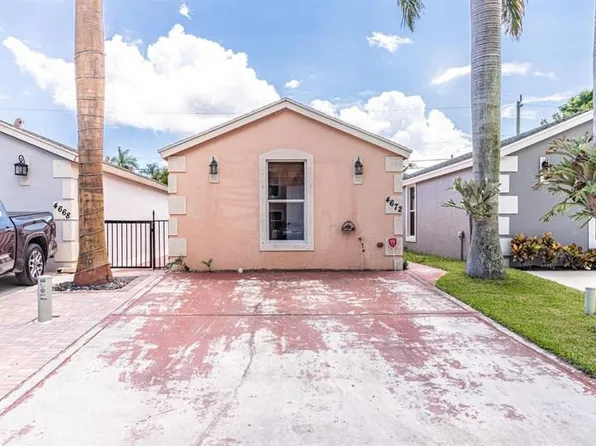4672 Clemens St, Lake Worth, FL 33463