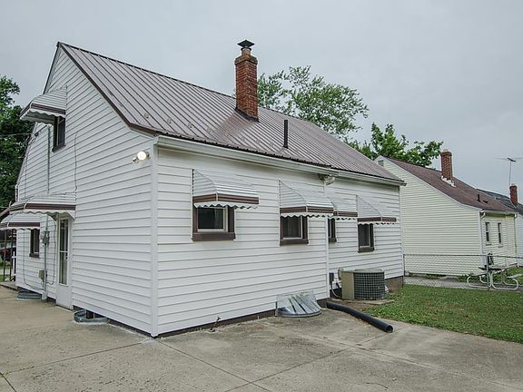 3rd image of 1010 Averill Ave