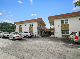 415 NE 2nd St APT 122, Hallandale, FL 33009