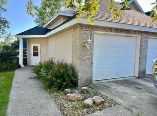 2207 10th Ave SE, Willmar, MN 56201