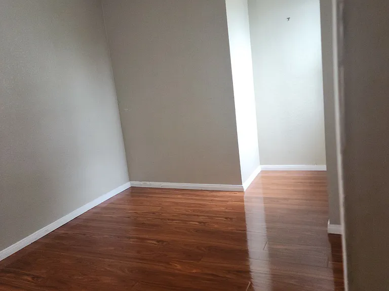 5234 Roswell St — Photo 4