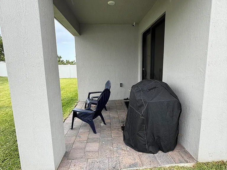 1653 NE Ocean Dunes Dr — Photo 24