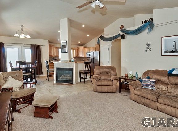 Living Room Flows to Dining