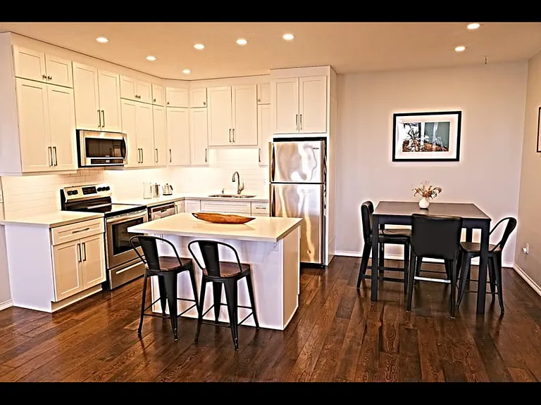 195 Saint Patrick St #Penthouse 6 — Photo 8