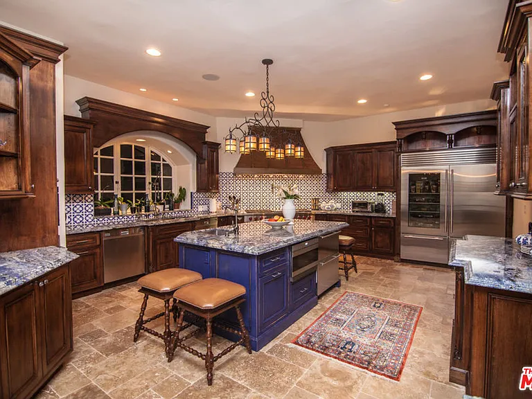 12140 Summit Ct — Photo 8