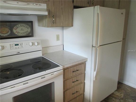 2nd image of 2723 Beacon St #2723