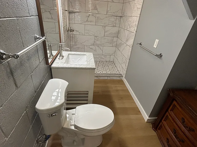 695 Howard St — Photo 15