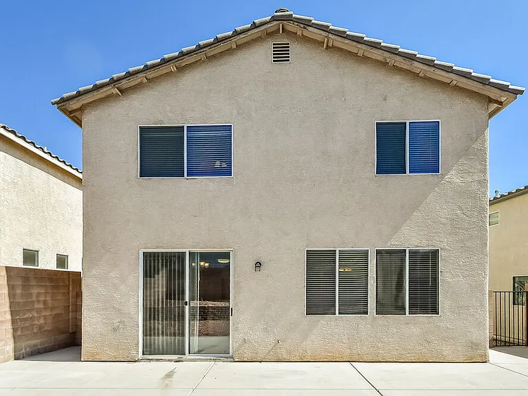 10643 Solar Hawk Ave — Photo 17