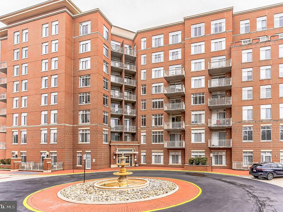 1st image of 4490 Market Commons Dr Unit 212