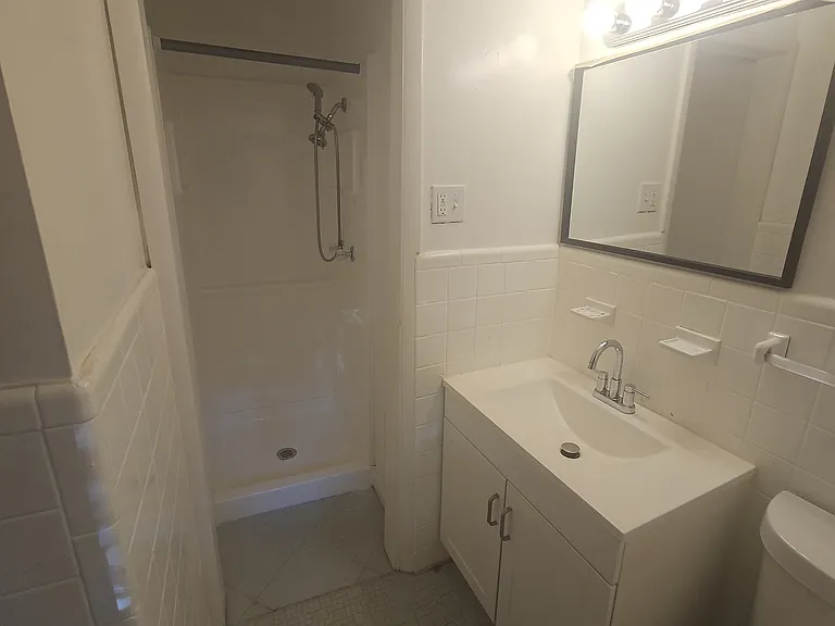 909 Ashland Ave — Photo 32