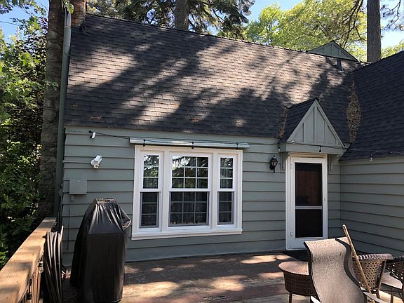 5th image of 319 Sunset Dr