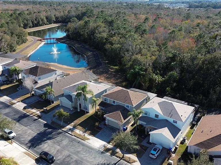 4608 Cumbrian Lakes Dr — Photo 2