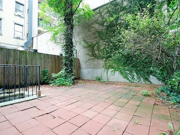 5th image of 402 W 54th St APT 1R