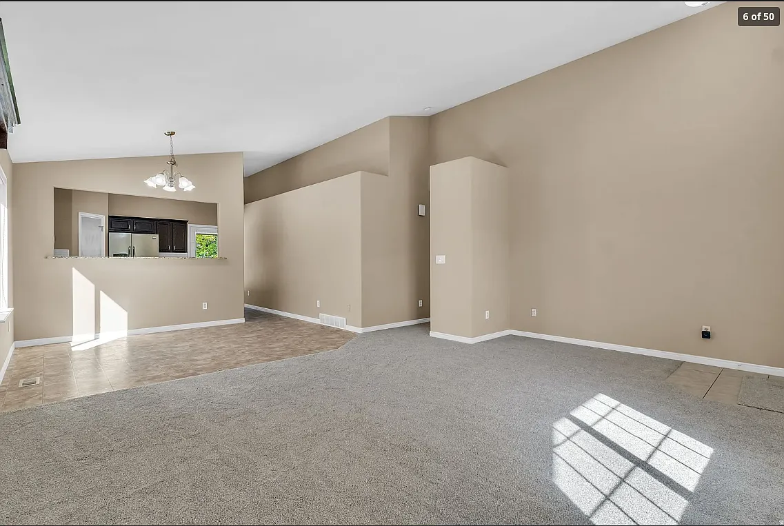 5 bed, 2800 sqft, $3,200 — Photo 4